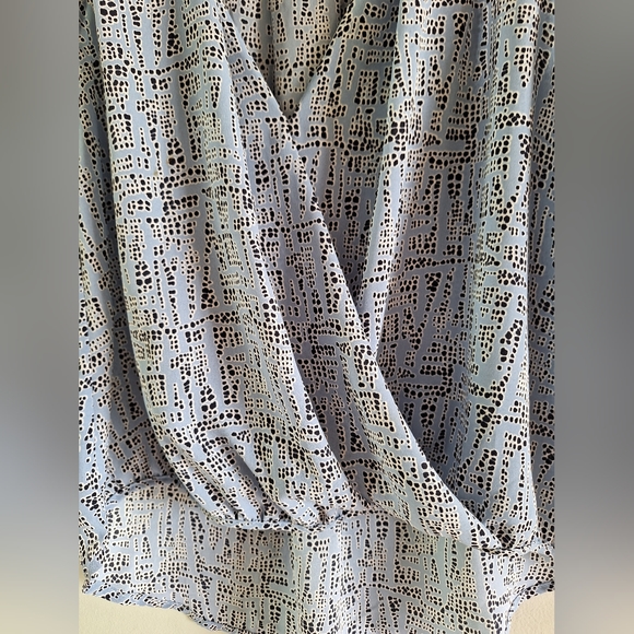 ASTR Surplice Wrap Sleeveless Top - Picture 2 of 6